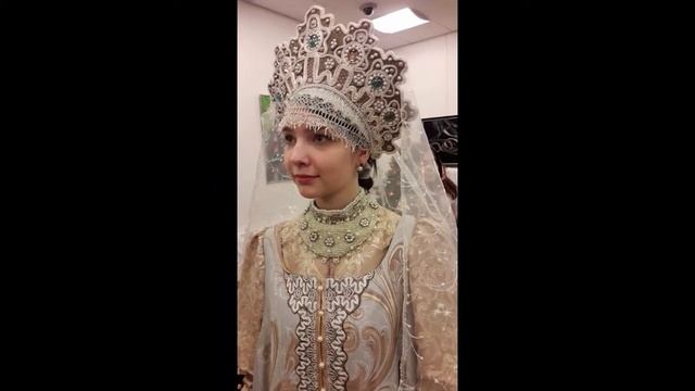 TRADITIONAL CLOTHES AROUND THE WORLD - RUSSIA смотреть онлайн