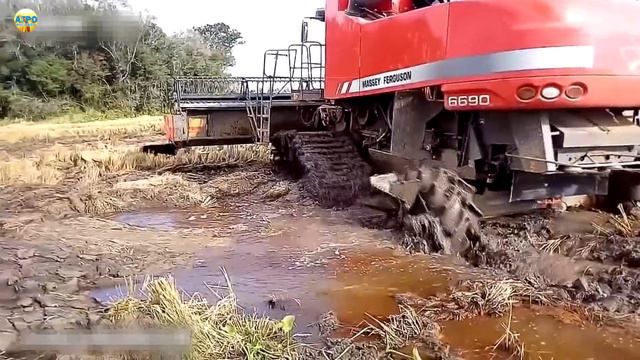 ПОГРЯЗШИЕ и УТОПЛЕННЫЕ Трактора, Комбайны, Экскаваторы в Грязи и Болоте! смотреть онлайн