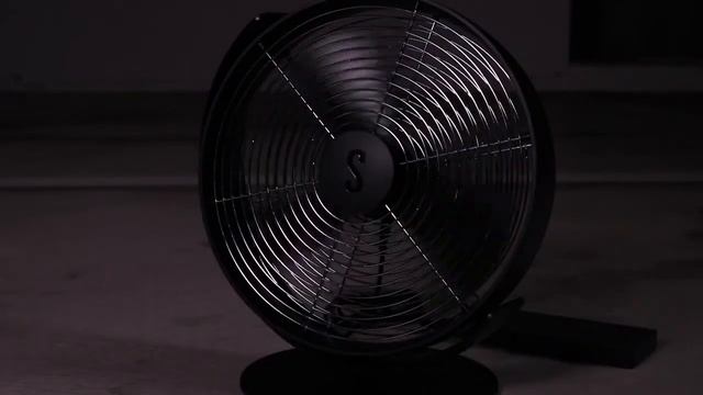 Tim Table fan versus Ferrari F12 смотреть онлайн