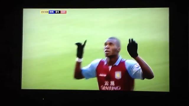 Christian Benteke's Goal vs Everton (2012 - 2013 HD Quality) смотреть онлайн