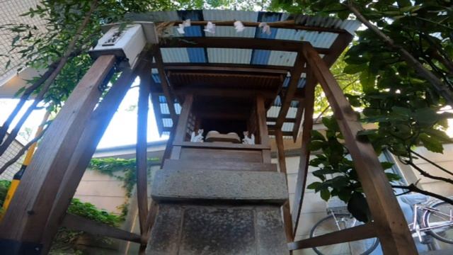 Япон та мэдэхгүй Ёошиварагийн улаан гэрлийн дүүргийн эмэгтэйчүүд, ойролцоох бунхан смотреть онлайн