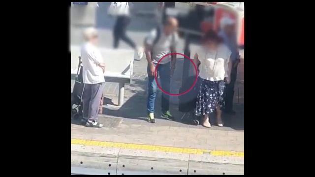 Полиция поймала с поличным вора-карманника в Хайфе смотреть онлайн