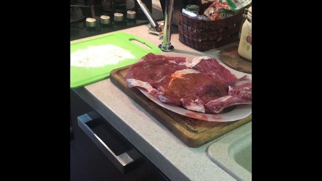 Отбивные телячьи на кости! Пальчики оближешь. смотреть онлайн