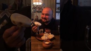 Как правильно есть хинкали