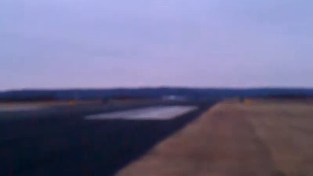 High speed taxi testing the Varieze at Pogue about 65mph смотреть онлайн