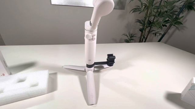 Ulanzi triple cold shoe mount for adding a microphone to DJI OM5 смотреть онлайн