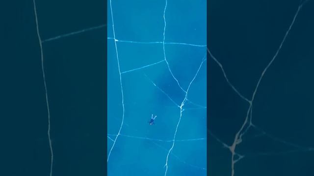 The blue ice of Sailimu Lake смотреть онлайн
