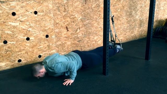 Отжимания (ноги в кольцах) смотреть онлайн