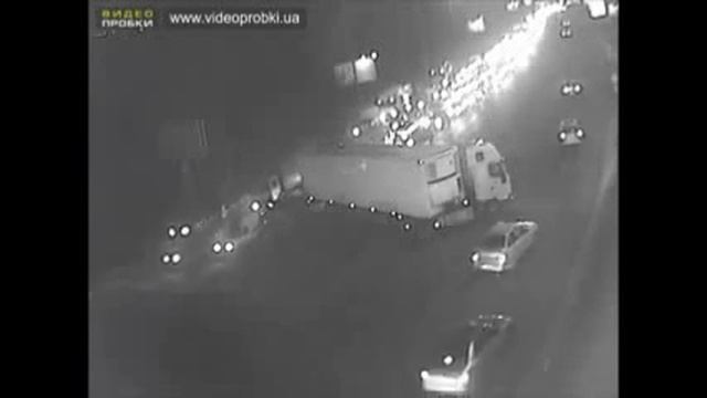 Stupid lorry driver block the road смотреть онлайн