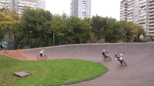 BMX Race Чемпионат Москвы 2013 - 3 четверть финал 9-10 лет смотреть онлайн