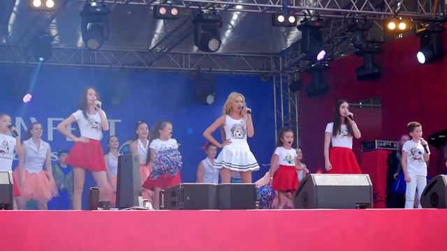 Лаура Алпатова и "Звёзды" - Нужен Гол FIFA WORLD CUP 2018 Fun Fest смотреть онлайн