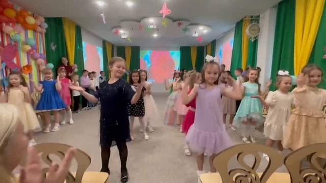 Детский сад "Полянка". Южно-Сахалинск. Утренник 8 марта. Фееричный вход смотреть онлайн
