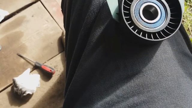 Замена натяжного ролика на Citroen C4 Grand Picasso 2 смотреть онлайн