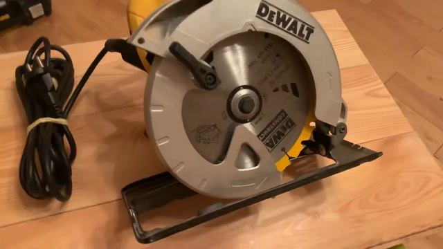 Отзыв DEWALT DWE 560 B