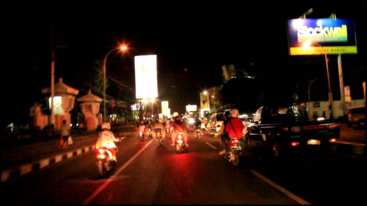 MVI 1674 bikes crowded road !! смотреть онлайн