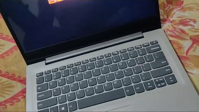 Core i3, 4gm ram, 500GB ssd 7th gen processor, 14 " Lenovo for sale 01818051131. call for details смотреть онлайн