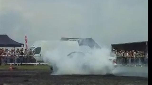 Tuningowisko Wrocław 2008 Mercedes CLK burnout смотреть онлайн
