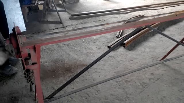 Самодельный станок для продольного скручивания квадрата смотреть онлайн