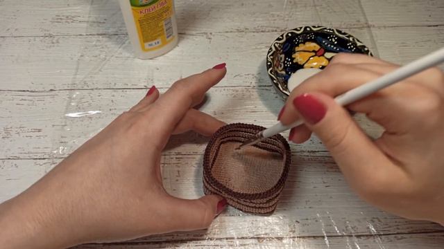 Нанесение клея ПВА на корзину / The basket, soak with PVA glue смотреть онлайн