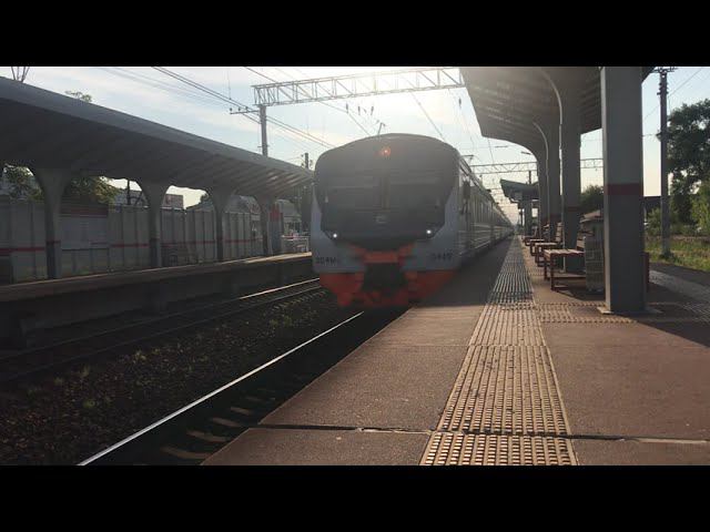 Казанское направление. Фирм.экспресс ЭД4М 0445 ЦППК и скорый поезд проезжают станцию «Виноградово». смотреть онлайн