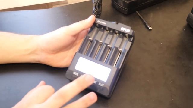 OPUS BT-C3100 цифровое интеллектуальное зарядное устройство с 4 слотами смотреть онлайн