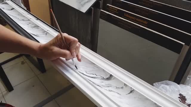 Как покрасить потолочный плинтус красиво_Своими руками. смотреть онлайн