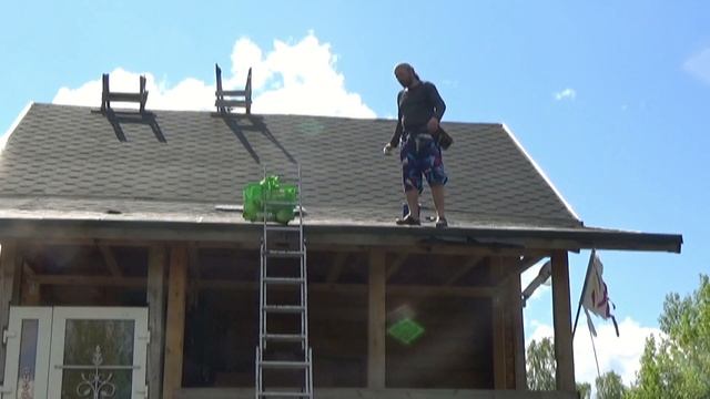 Как Накрыть Кровлей Шингласс Веранду - Еду на озеро Купаться - Везу воду - Жизнь в Деревне