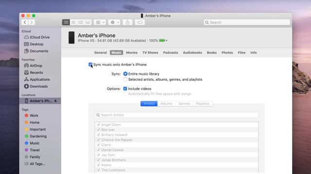 How to sync music from your Mac to your iPhone or iPad in macOS Catalina — Apple Support смотреть онлайн