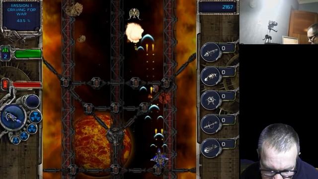 Dad plays Alien Wars смотреть онлайн
