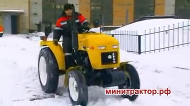 Уборка снега на минитракторе с задней лопатой.mp4 смотреть онлайн