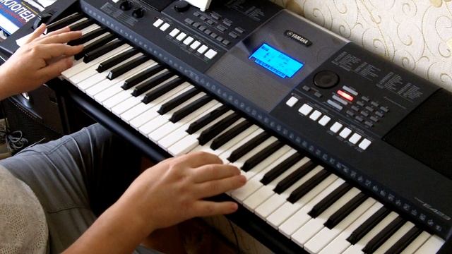 Под окном черемуха колышется. Синтезатор Yamaha PSR E-423 смотреть онлайн