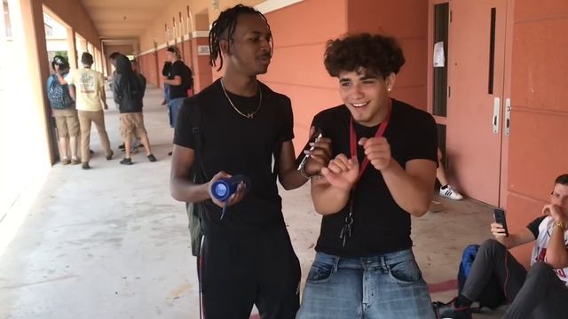 |WOAH BATTLE?| Highschool Edition смотреть онлайн