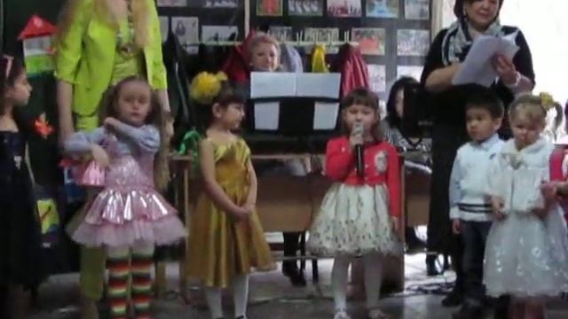 Заиграева Лиза рассказывает стих про бабушку смотреть онлайн