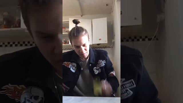 ?Как по этикету красиво есть банан????#shorts #shortvideo #shortsmemes смотреть онлайн