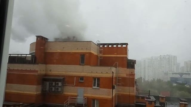 Пожар в паркинге на Срибнокильской...( смотреть онлайн