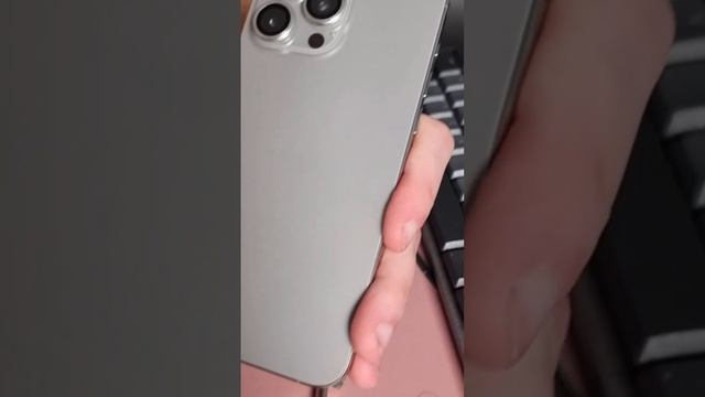 IPhone 15 Pro Max Vs Ключ и Нож