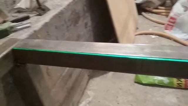 Лазерный уровень в работе. Лазерный нивелир. Как сделать лестницу. смотреть онлайн