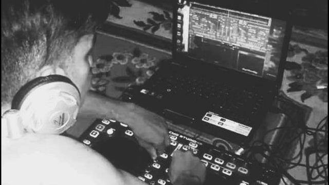 Breakbeat remix Indo Bukan Main Main смотреть онлайн