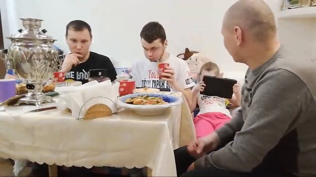 В гостях у Все своими клешнями с Але Гараж смотреть онлайн
