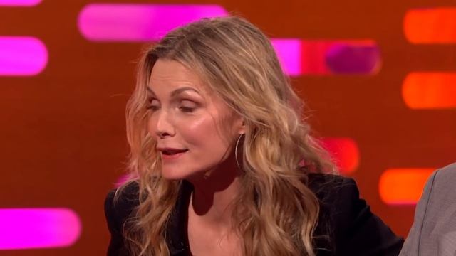 Michelle Pfeiffer Reacts to Being Mentioned in Uptown Funk | The Graham Norton Show смотреть онлайн