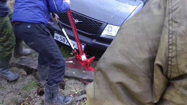 014 УАЗ Патриот в Коровьем болоте 05.10.2014 смотреть онлайн