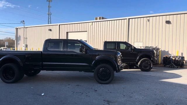 24” vs 28” FORGIATO Comparison- 2023 Ford F450 Platinum MIDNIGHT Reserves on 38s смотреть онлайн