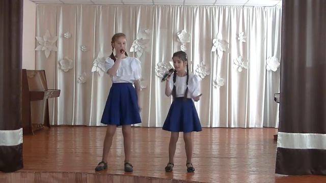 Светлана и Любовь Чекасины. "Кто зажигает звезды" смотреть онлайн