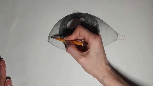 Как рисовать глаз карандашом. Гиперреализм. / How to draw an eye with a pencil. Hyperrealism. смотреть онлайн