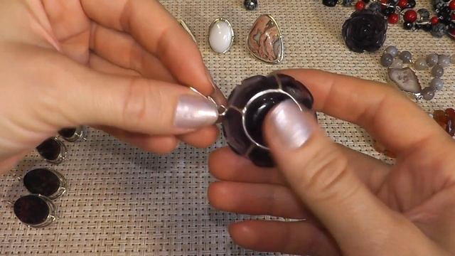 ЭВДИАЛИТ ,МАЛАХИТ ,АМЕТИСТ И ДРУГИЕ .СЕРЕБРО , РУЧНАЯ РАБОТА.