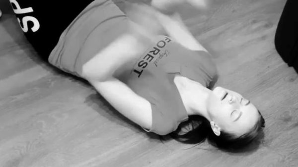 ПРОБУЮ ТРЕНИРОВКУ Chloe Ting/ТРЕНИРОВКА НА ЯГОДИЦЫ ОТ Chloe Ting/Chloe Ting