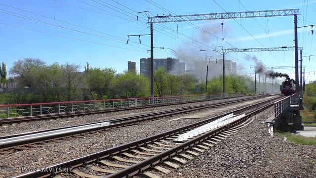 Старинный паровоз ФД20-2109 с ретро-поездом смотреть онлайн
