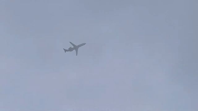 CRJ2 Bombardier Challenger 850 departures from YYZ смотреть онлайн