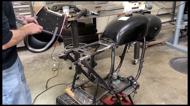 1975 CB750 TUFFSIDE Cafe Racer Seat And Frame Hoop Install by Chappell Customs. смотреть онлайн