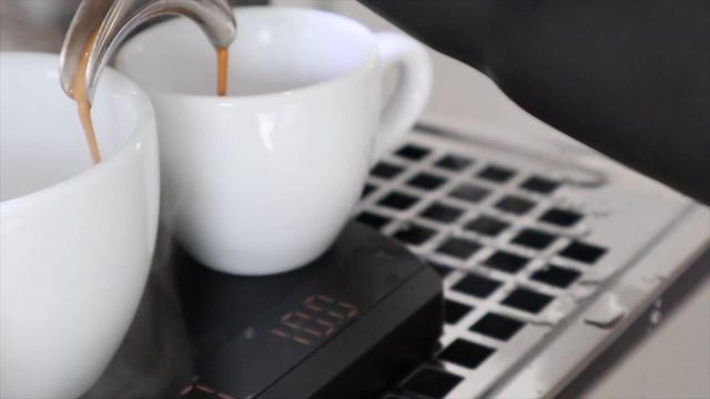 Quick Workflow with the La Marzocco Linea Mini and Mazzer Mini Electronic B смотреть онлайн